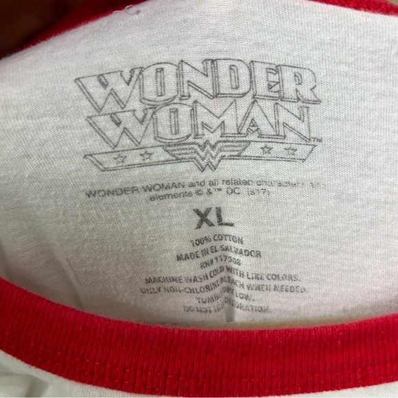 Vintage Wonder Woman t-shirt with a print of Wonder woman Sz XL - Picture 4 of 6